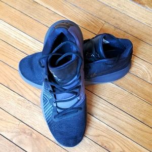 Nike Kylie Flytrap Sneakers